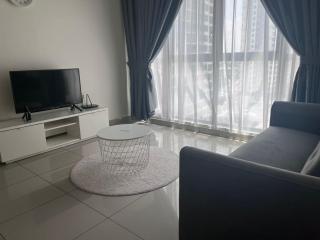 IOI Conezion Iman's Home with Pool View Unit - 8