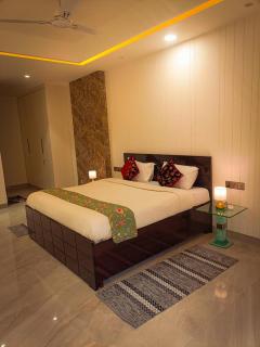 The Atrium by 8MH Luxe 3BHK Airport and Yashobhoomi - 4