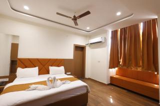 Hotel Grand Lucent Mathura-Vrindavan - 1