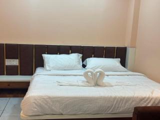 Townhouse Iskcon Temple Ujjain Formerly Hotel Ramashray Palace - 5
