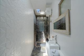 Peacock Bungalow by Pertama Stay - 3