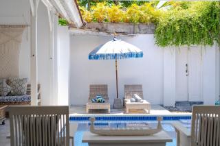 Peacock Bungalow by Pertama Stay - 8