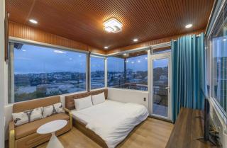 Phòng View Full Kính Đèn Lồng Đà Lạt - 1