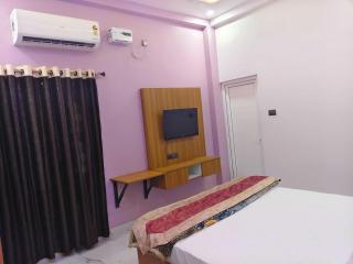 HOTEL O SR Guest House - 2