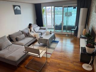 UN village with River View, Seoul, Free Parking, Hannam - 8