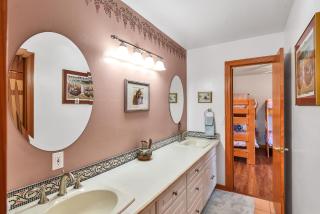 BunnyLand Lodge Panoramic Mt. Views Fantastic Backyard Patio Scenic Location in Flagstaff - 2