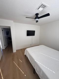 4 bedroom Luxuriously Furnished Modern Mansion With Pool, Spa, and Patio - 6