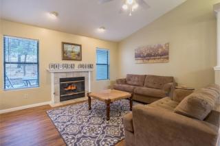 Coburn Cabin @ Country Club Game Room New Central AC Pet and Family-Friendly - 8