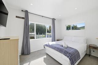 Elevated Escape for Biking, Golfing, Relaxing-swimming pool is only available for summer - 1