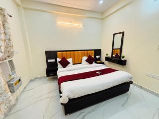 Hotel Abhinandan Hotels & Suites - Ayodhya - 5