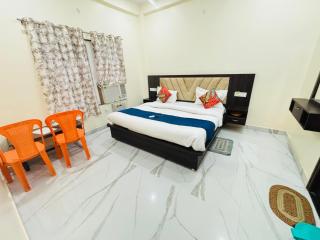 Hotel Abhinandan Hotels & Suites - Ayodhya - 1