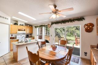 The Ponderosa Scenic Forest Views Fire Pit BBQ Pet-Friendly Now with Wi-Fi - 9