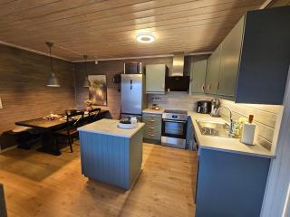 Stylish Bavallen apartment with mountain view! - 1