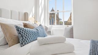 The Tetbury Suite by Must Stay Again - 2-bed, 2-bath, parking, central - 6