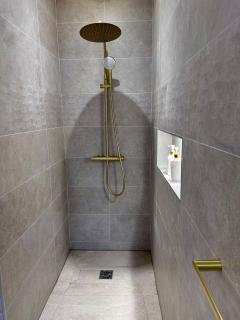 Prestige Suite with Private Hot Tub Sauna Balneotherapy - 4
