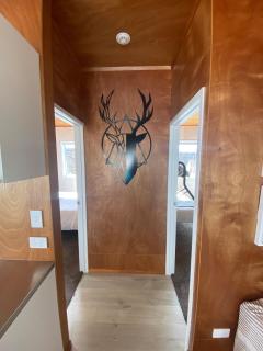 The Shack - Pauanui Guesthouse - 2BRM - 3 Beds & Self-Contained - 4