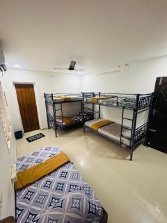 Social Backpacker Hostel - 6
