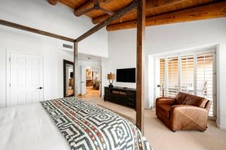 Exclusive Boulders Retreat near Downtown Cave Creek hiking scenic views. - 5