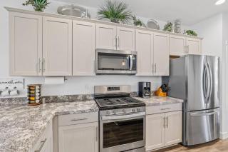 Sky Mountain Spacious Family Retreat Fireplaces Fenced Yard Pet-Friendly Central AC - 1