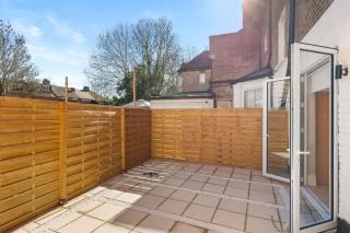 Modern 3BR House with Ensuite Baths and Garden - 2