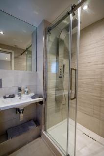 10 Stonegate Court - 1