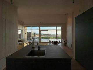 Architect-Designed House By The Sea - 4