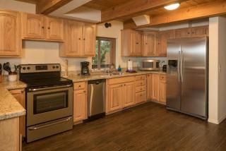 Ontario Ave Remodeled Log Cabin on 1 Acre Gateway to Grand Canyon Amazing Views - 7