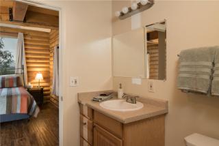 Ontario Ave Remodeled Log Cabin on 1 Acre Gateway to Grand Canyon Amazing Views - 3