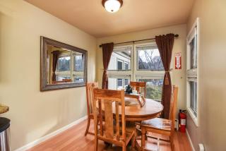 Utopia End-Unit Townhome On the 18th Hole Pool Table Fun Porch with Great Views - 6