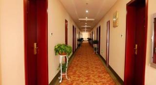 GreenTree Inn Jiangxi Yingtan Jiaotong Road Central Square Business Hotel - 1