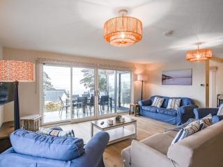 The Gables - Fabulous Views with Hot Tub sleeps 8 - 9