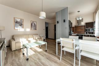 Officers Quarters Apartment by BookingHost - 0