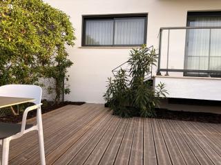 Apartment - Sleeps 4 - Parking - Garden - Pool - 5