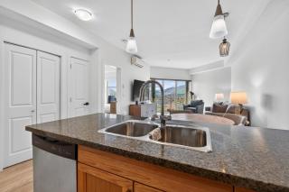 Spectacular View 1 Bdrm in Amenity Filled Resort - 4