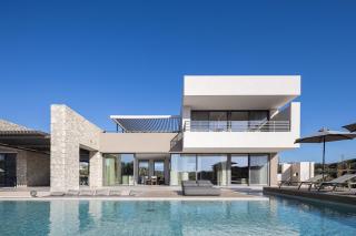 Aeora Villa - Shoreline Getaway by etouri - 0