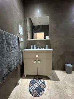 Modern, Central 1-Bedroom Studio Getaway in Gueliz - 8