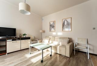 Officers Quarters Apartment by BookingHost - 5