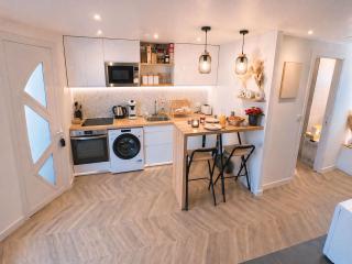 K9 Love Room - Jacuzzi Privatif & Miroir au plafond - 2