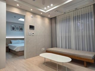 TRAVELUS Myeongdong - 8