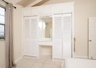 Sky Box-Apt-close to Warrens Shopping Centres -Bridgetown-Kensington Oval - 2