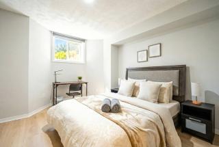 King West Gem - Modern 1BR Suite - Free Parking - 8