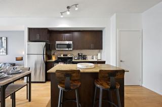 Stylish 2BR Suite with Spectacular Views - 1