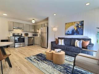City Retreat, Free Parking, Near Downtown Hotspots - 0