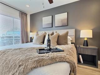 Quiet Escape, Free Parking, Near Downtown Hotspots - 9