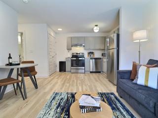City Retreat, Free Parking, Near Downtown Hotspots - 1