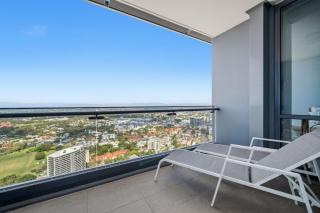 High Level Ocean View 3 Bedroom 2 Bathroom Apartment with Free Parking - 7