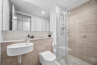 High Level Ocean View 3 Bedroom 2 Bathroom Apartment with Free Parking - 4