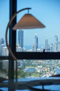 High Level Ocean View 3 Bedroom 2 Bathroom Apartment with Free Parking - 2