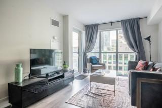 Stylish 1BR plus Den Suite with Parking, Sleeps 4) - 2