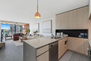 Premium Urban Stay with Rooftop Pool and City Views - 1